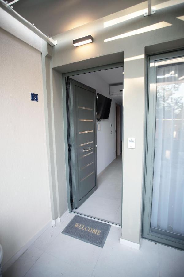 8 Boutique Suites Néa Poteídaia Rom bilde