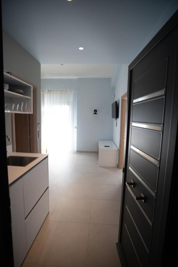 8 Boutique Suites Néa Poteídaia Eksteriør bilde