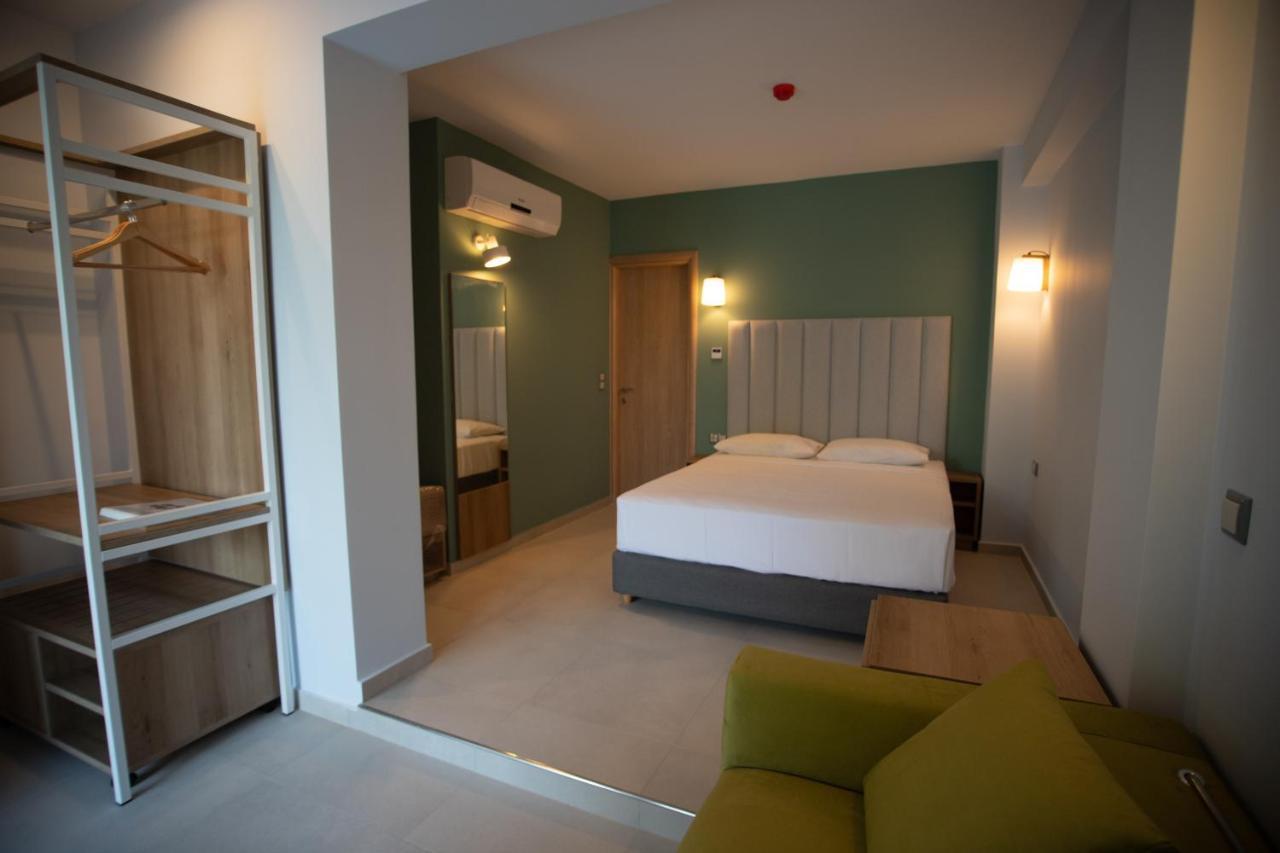 8 Boutique Suites Néa Poteídaia Eksteriør bilde