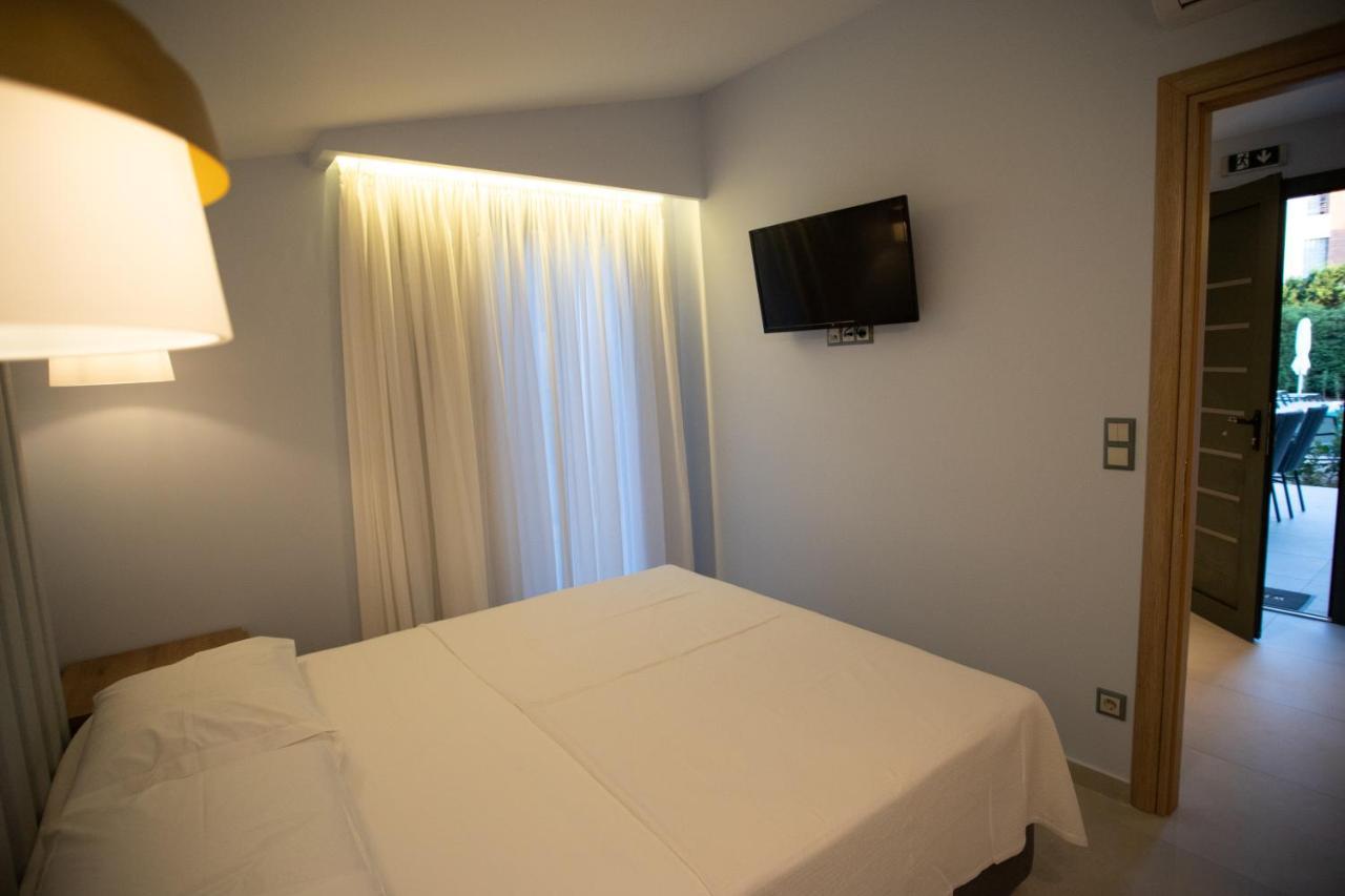 8 Boutique Suites Néa Poteídaia Eksteriør bilde