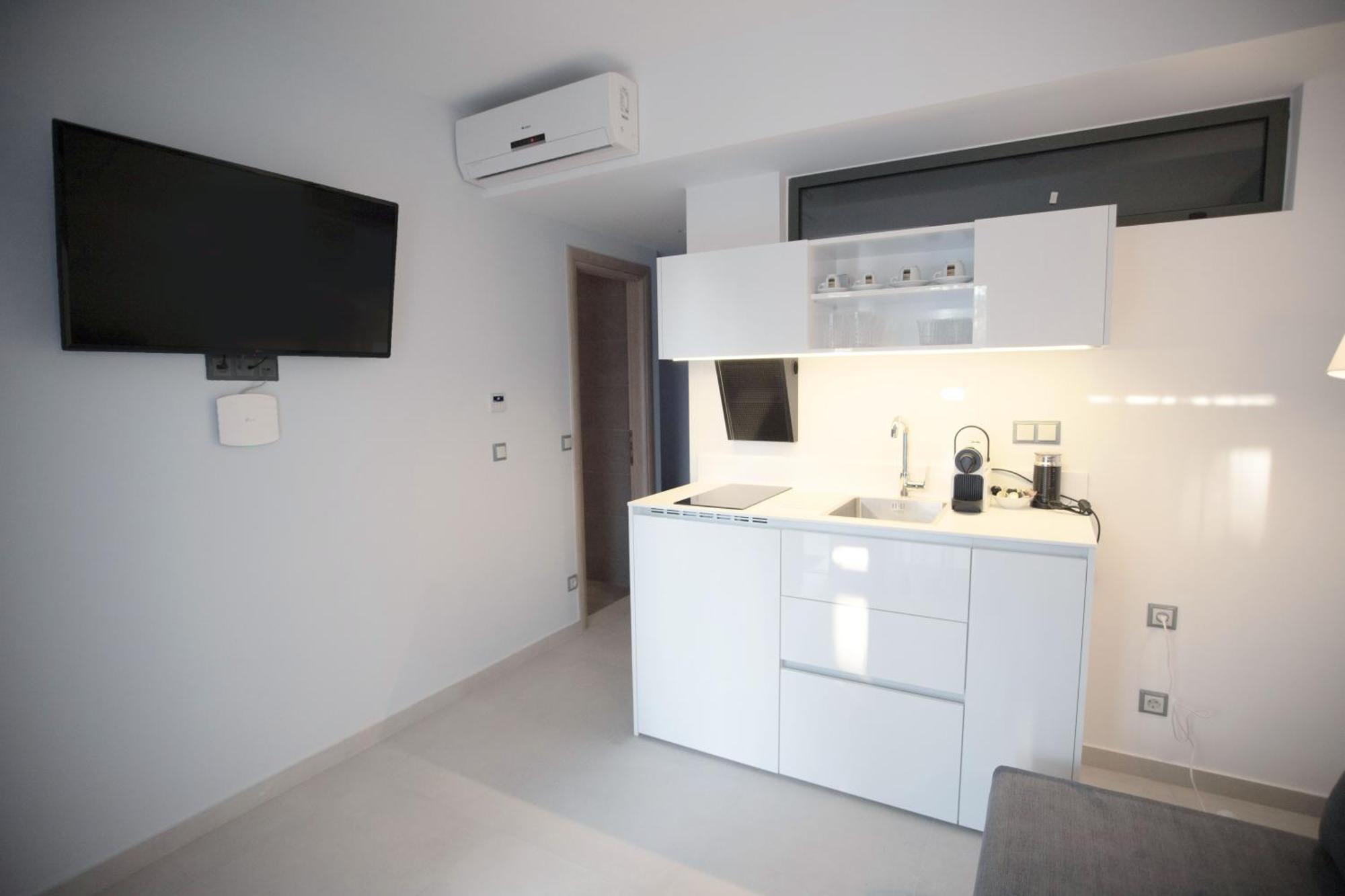 8 Boutique Suites Néa Poteídaia Rom bilde