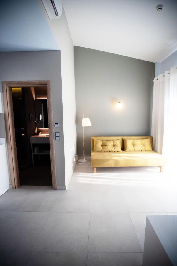 8 Boutique Suites Néa Poteídaia Eksteriør bilde